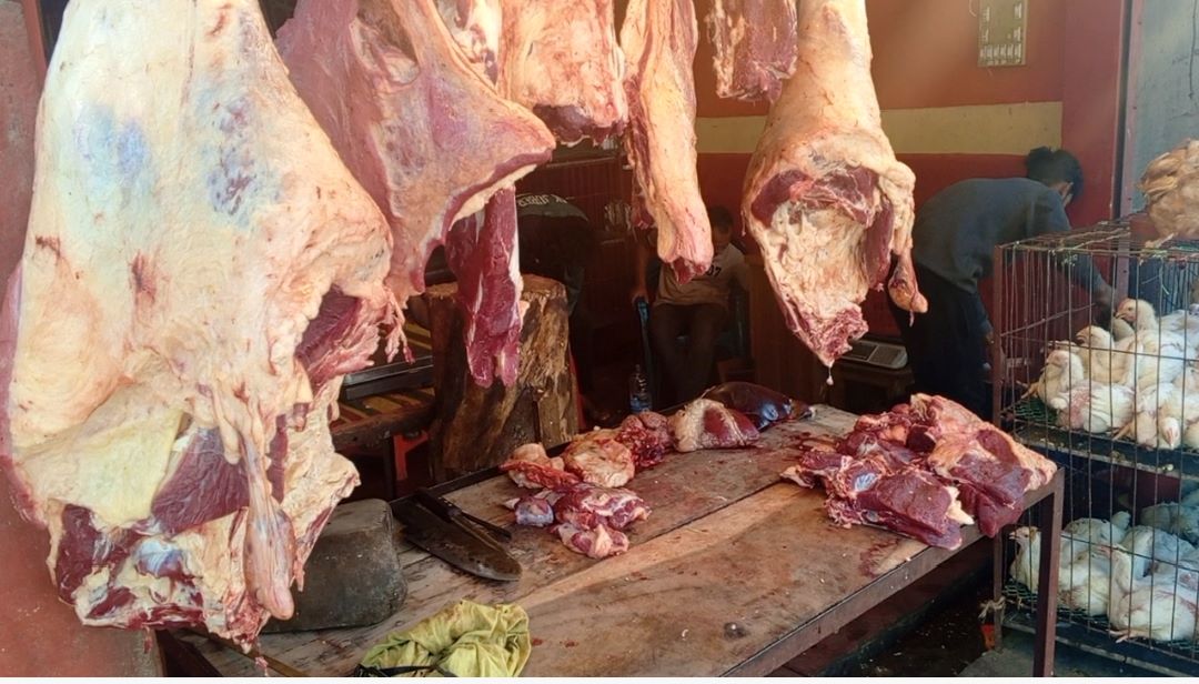 সিলেটে মাংস কেনার হিড়িক